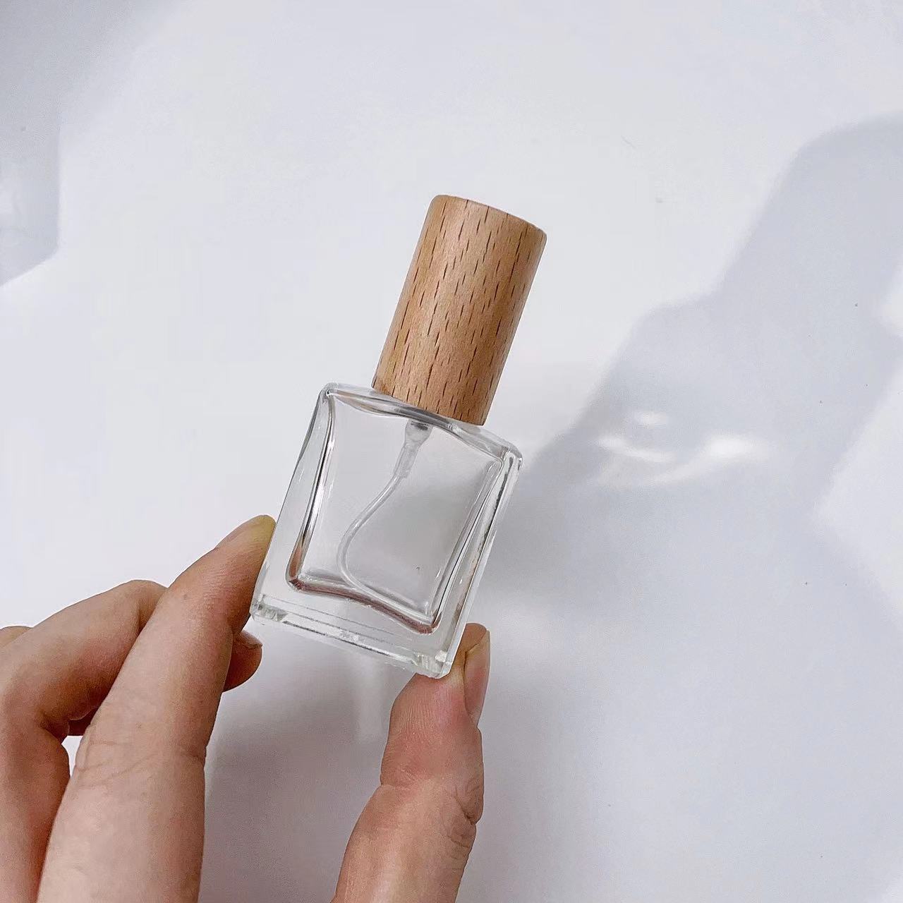 나무 뚜껑이 있는 투명한 두꺼운 유리 향수 스프레이 병 - Perfume Fragrance Machine 리뷰 및 가격